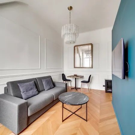 240 Elysee - Superb In *